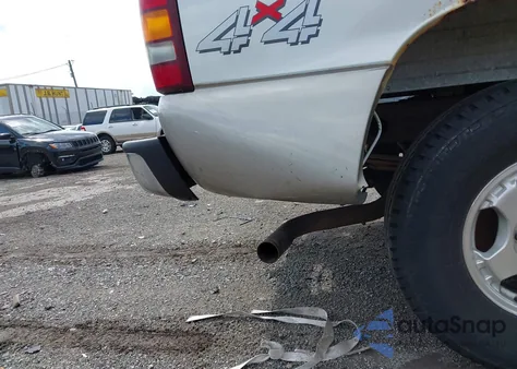 2003 GMC Sierra 1500 Sle z USA, uszkodzony, nr VIN 2GTEK19TX31166361